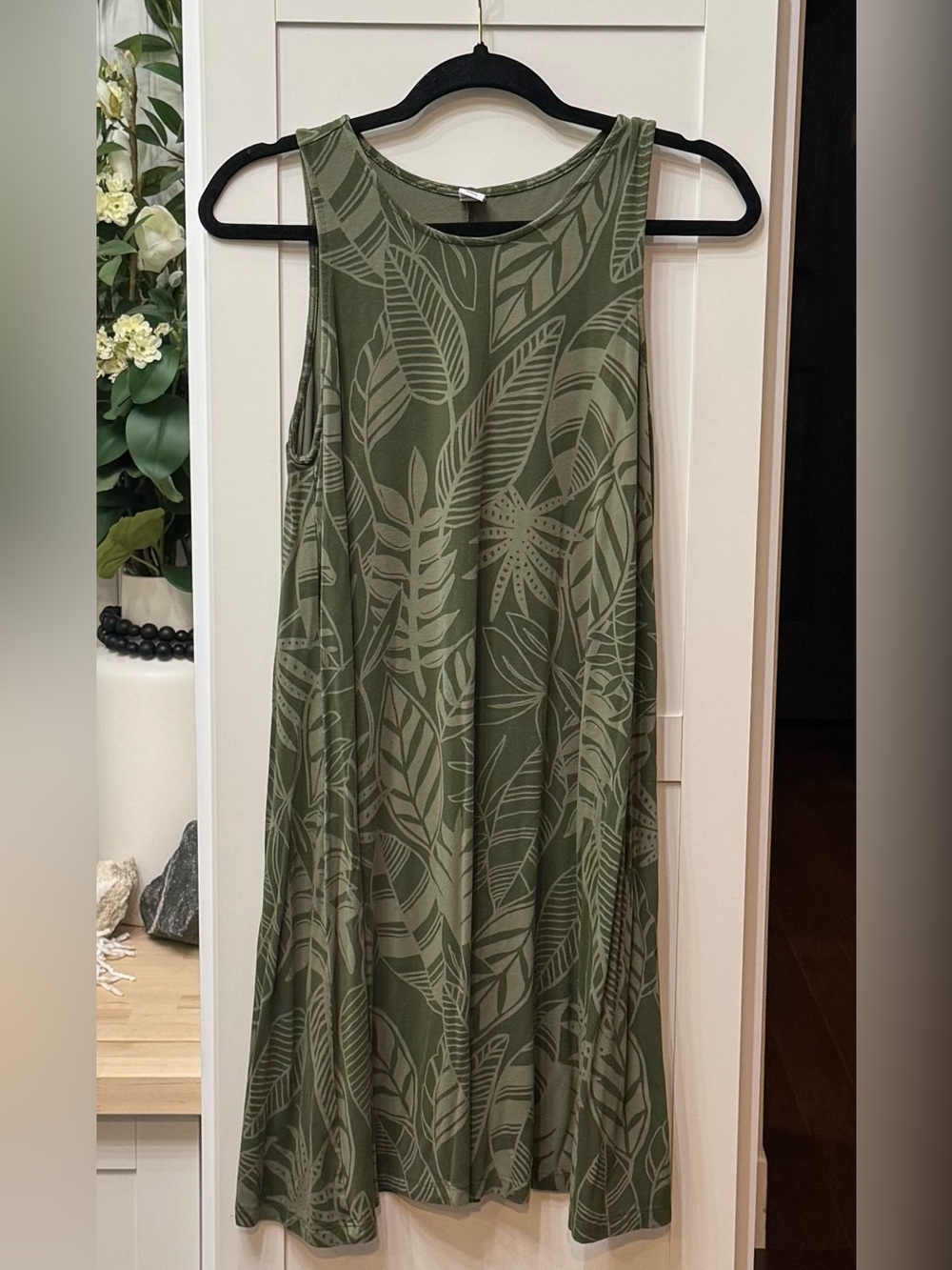Old Navy Olive Green tropical Leaf-Print Jersey knit Swing Dress